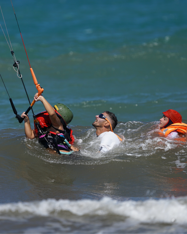 Learn kiteboarding in Denia. Courses and clases for kitesurf Denia. Clases and cursos de kitesurf semi-privada. semi-private kitesurf and kiteboarding classes in Denia, Alicante Spain. Clases de kitesurf en grupo. Aprender kitesurf en grupo Alicante. aprender kitesurf con la familia. Experiencia de kitesurf Denia. Kite45 escuela de Kitesurf costa blanca.